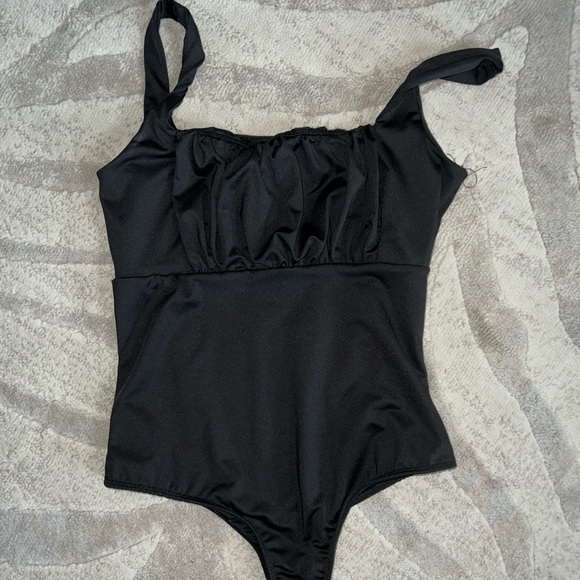 body suit size M - Picture 1 of 1